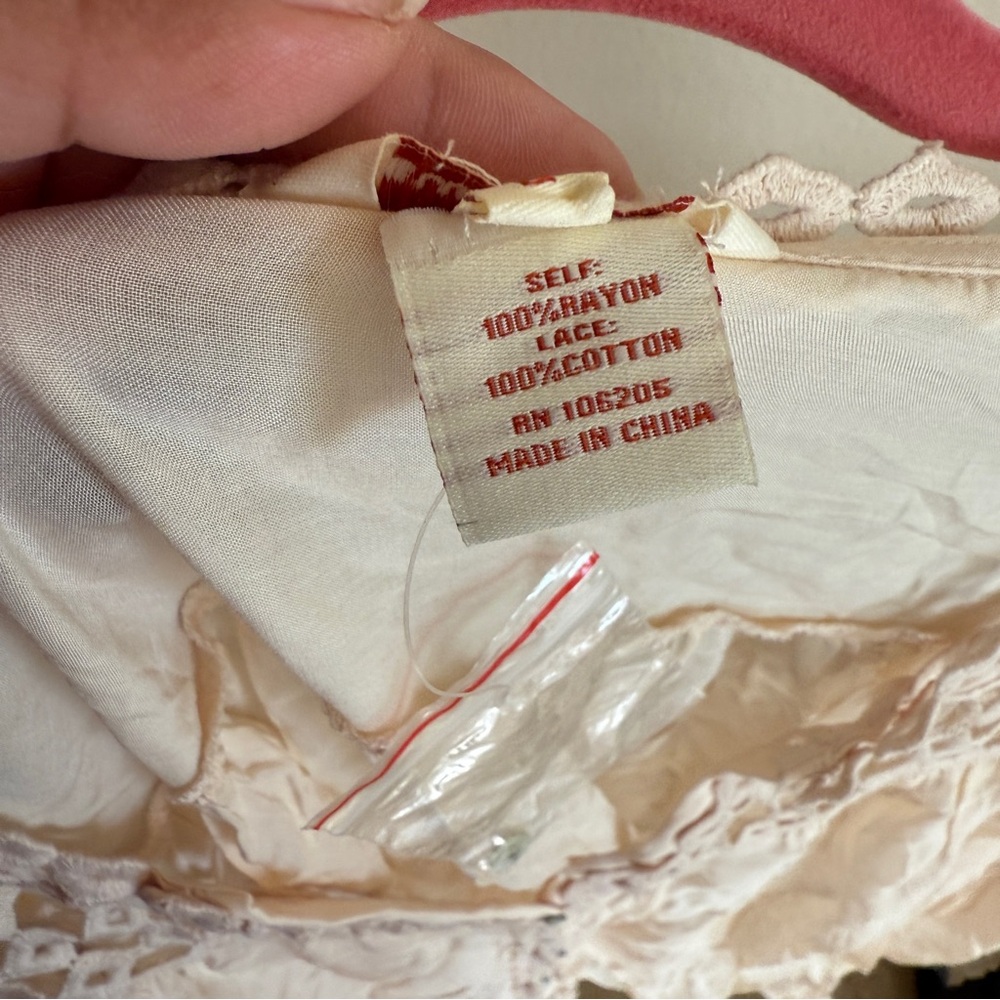 Sundance Cream Blouse with Cut-Out Details Sz L - Picture 12 of 13